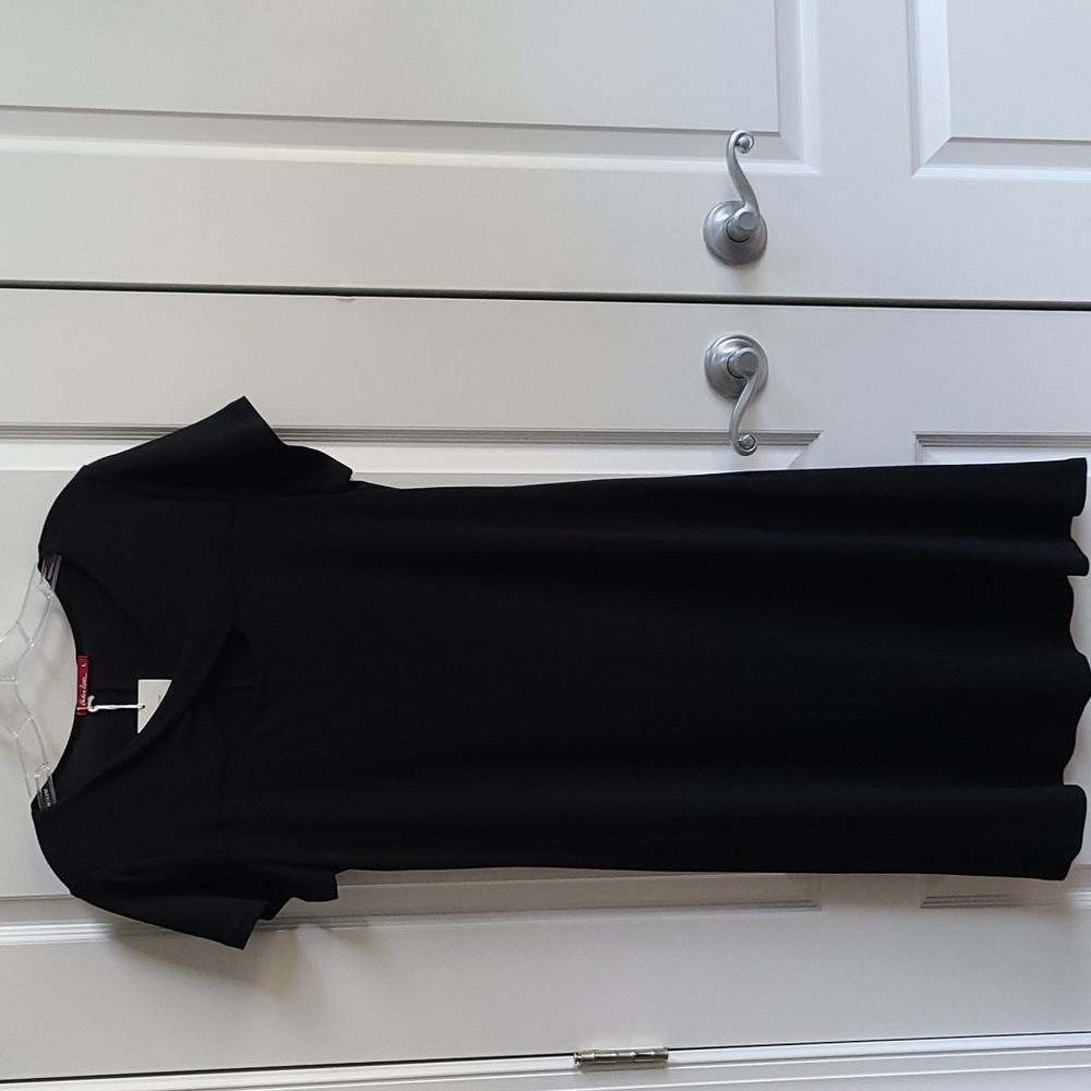 NWT Barbara Lesser Twisted Yoke Black Dress